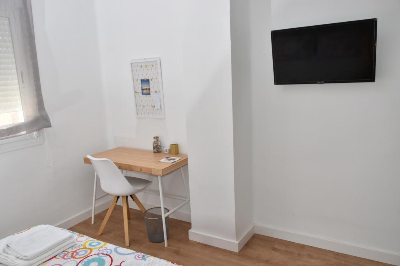 Spectacular Apartment 8 Pax/4 Rooms & Free Parking Malaga Exterior photo